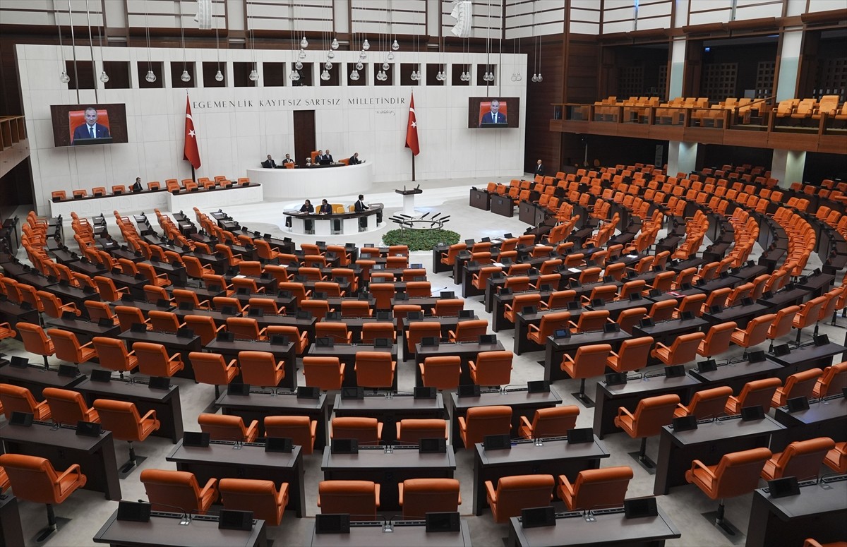  TBMM Genel Kurulu, Başkanlık Divanı teşekkül etmediği için toplanamadı. TBMM Başkanvekili Bekir...