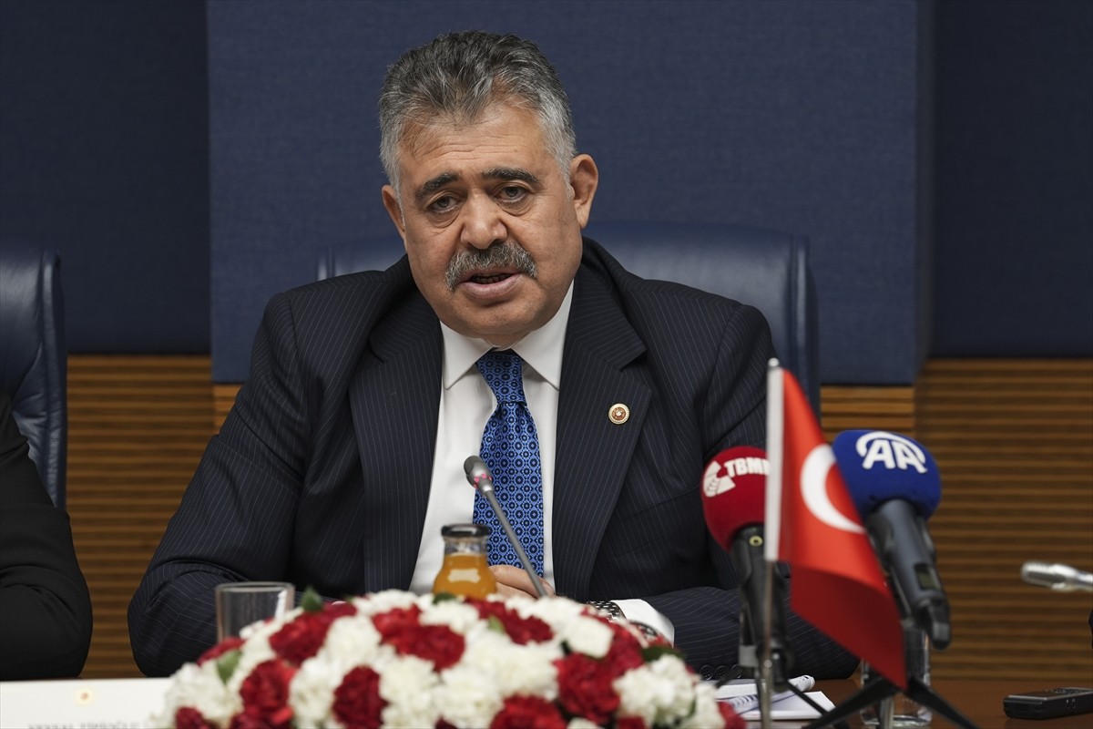 TBMM Güvenlik ve İstihbarat Komisyonu Başkanı Veysal Tipioğlu (ortada), KKTC Cumhuriyet Meclisi...