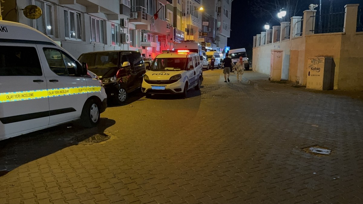 Tekirdağ'ın Süleymanpaşa ilçesinde yalnız yaşayan kişi evinde ölü bulundu. İhbar üzerine olay...