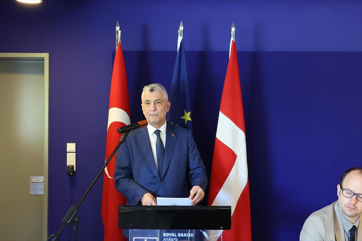 Ticaret Bakanı Ömer Bolat, Avrupa Birliği (AB) Dönem Başkanı Danimarka'nın Ankara Büyükelçiliğinin...