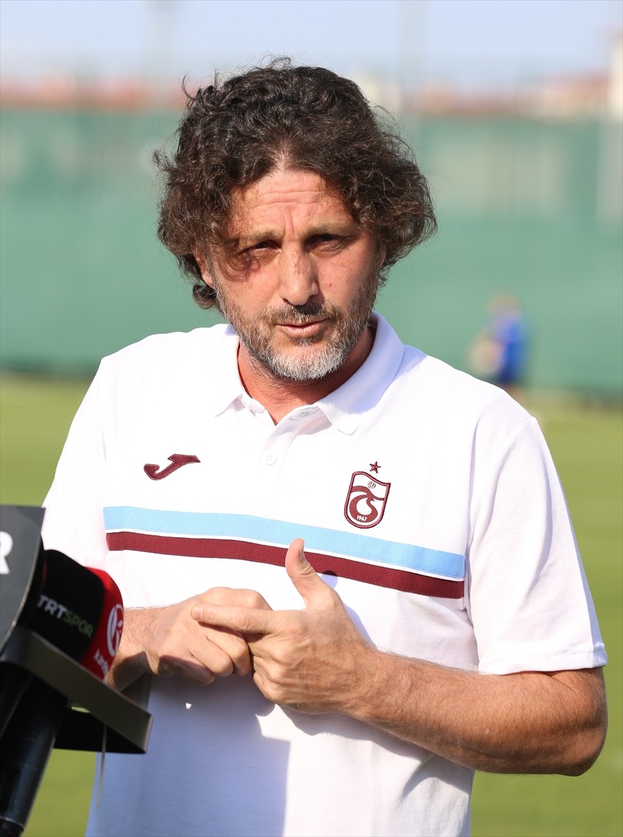 Trabzonspor Teknik Direktörü Fatih Tekke, sezon hazırlıkları kapsamında Erzurum'un Palandöken Dağı...