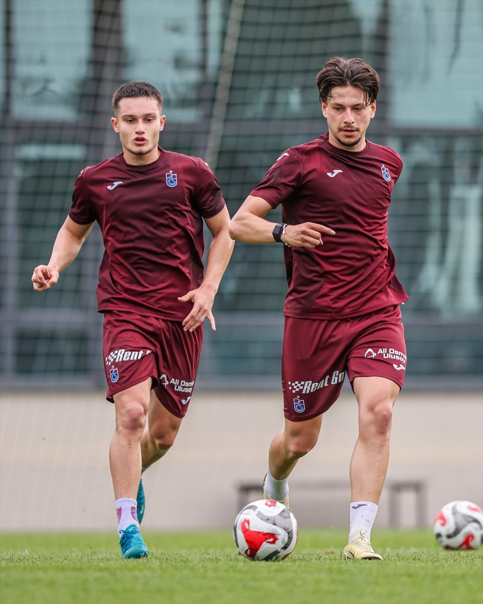 Trabzonspor yeni sezon hazırlıklarını Mehmet Ali Yılmaz Tesisleri'nde sürdürdü.