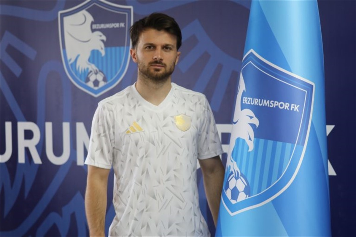 Trendyol 1. Lig ekiplerinden Erzurumspor FK, orta saha oyuncusu Murat Cem Akpınar ile 1 yıllık...