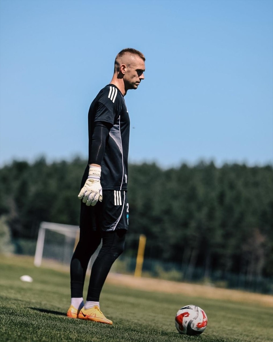 Trendyol Süper Lig'in yeni ekiplerinden Kocaelispor, yeni sezon hazırlıklarına Düzce'deki...