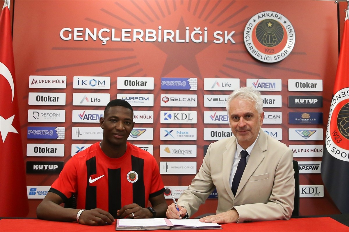 Trendyol Süper Lig ekiplerinden Gençlerbirliği, Malili orta saha oyuncusu Moussa Kyabou'yu...