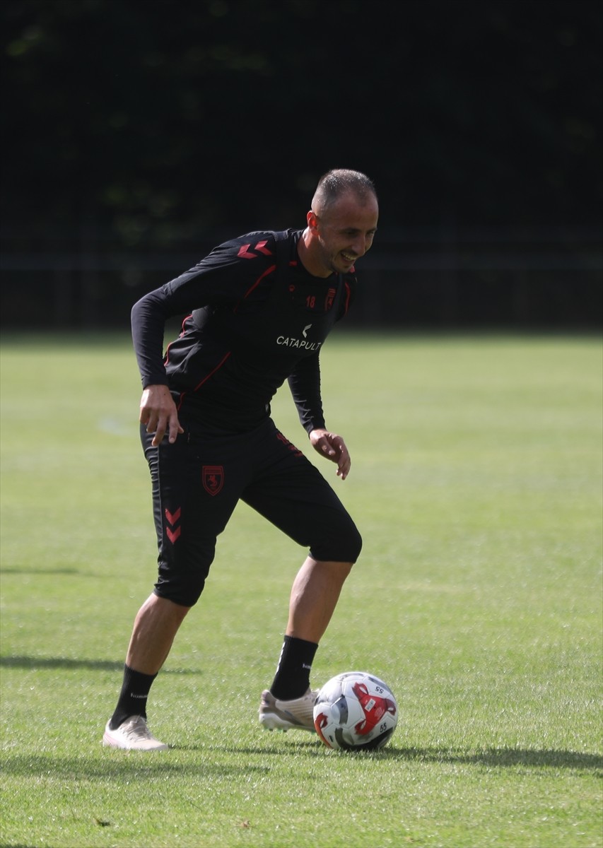 Trendyol Süper Lig ekiplerinden Samsunspor'un Hollanda kampı başladı. Kırmızı-beyazlı ekip, Arnhem...