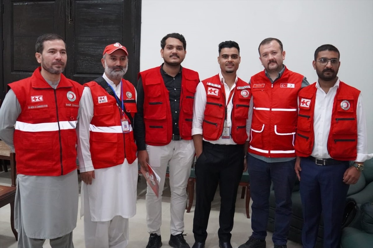 Türk Kızılay, Pakistan’ın kontrolündeki Azad Keşmir bölgesinin Muzafferabad kentinde...