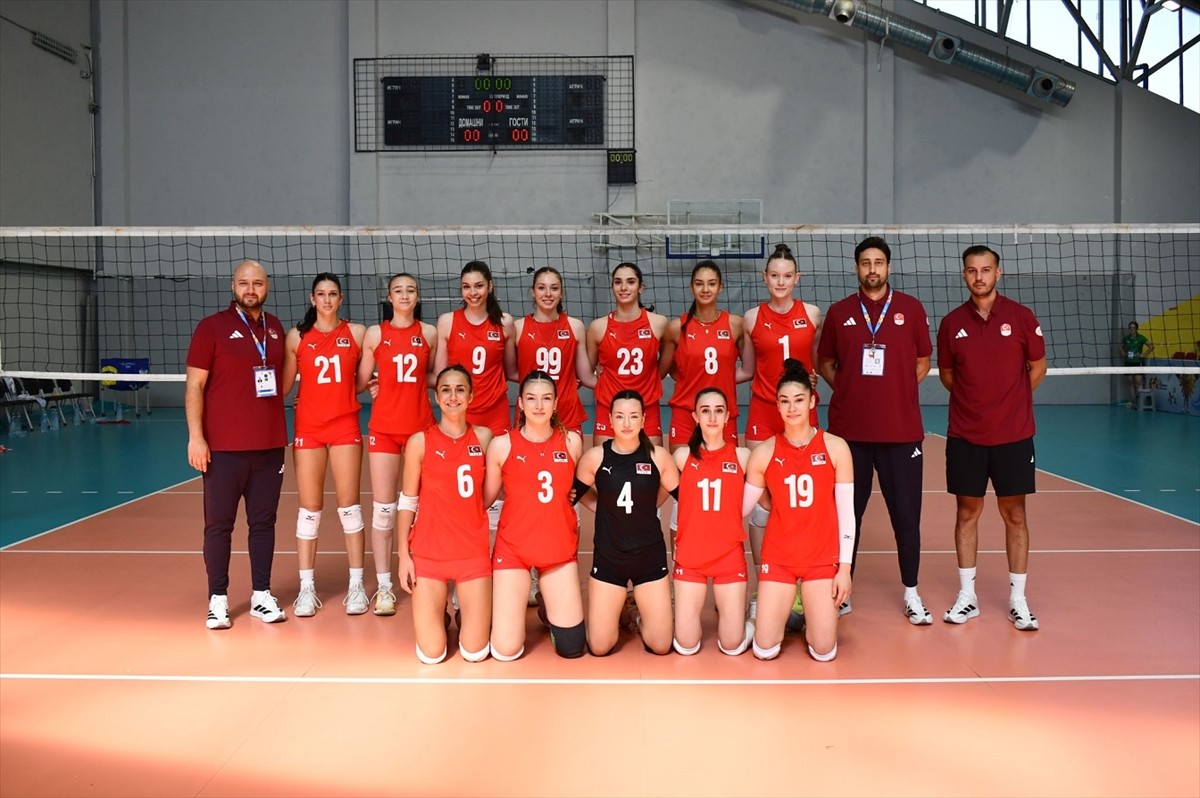Türkiye Kadın Voleybol Genç Milli Takımı, Kuzey Makedonya'da düzenlenen 18. Avrupa Gençlik Olimpik...