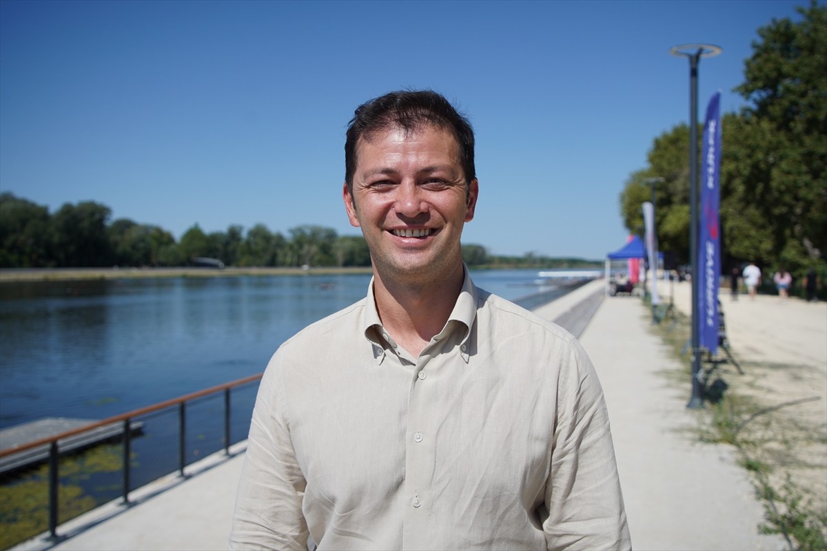 Türkiye Kürek Federasyonu Başkanı Erhan Ertürk, 2025 Deniz Küreği Dünya Şampiyonası'nın Türkiye'de...