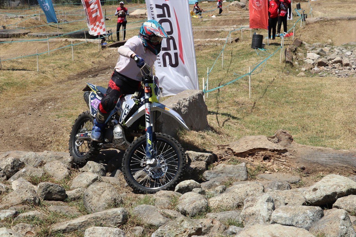 Türkiye Süper Enduro Şampiyonası'nın 2. ayağı, Kocaeli'nin Kartepe ilçesinde başladı.  Kocaeli...