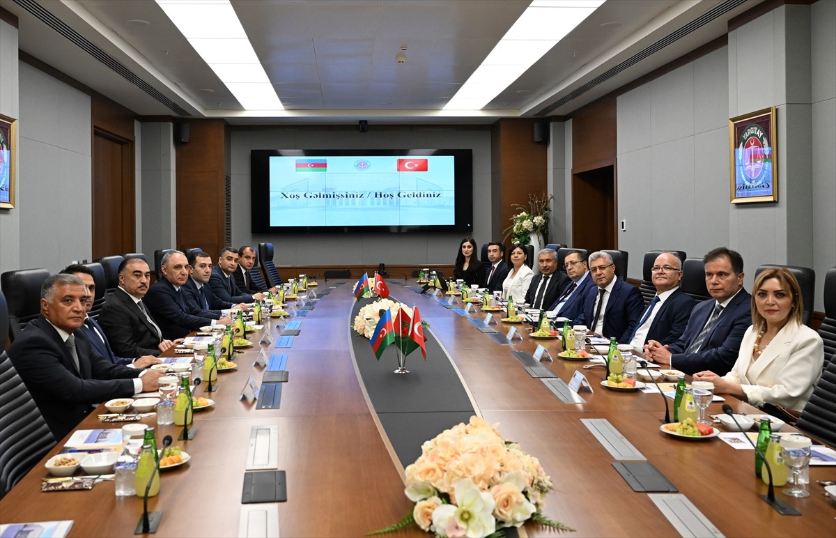 Yargıtay Cumhuriyet Başsavcısı Muhsin Şentürk (sağ 4), Azerbaycan Cumhuriyeti Başsavcısı Kamran...