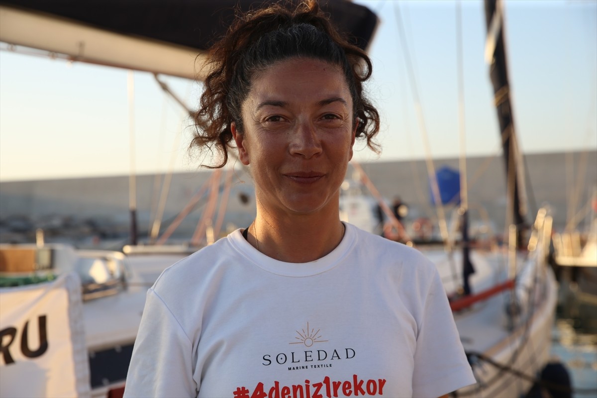 Yelken sporcusu Başak Mireli, Artvin'den başladığı "Solo Türkiye Turu Rekoru" denemesini 15 gün 6...