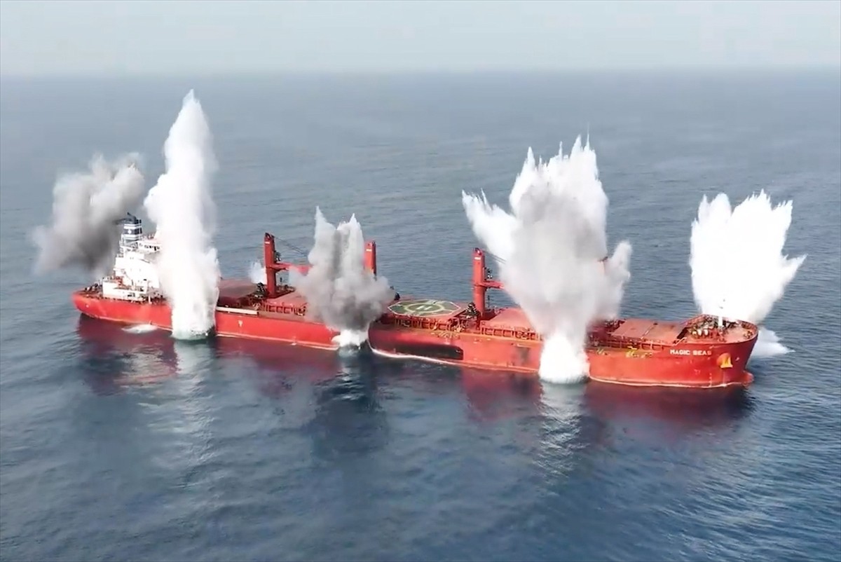 Yemen'deki Husilerin Kızıldeniz Saldırısı: 'Magic Seas' Gemisine Yönelik İnfaz Görüntüleri