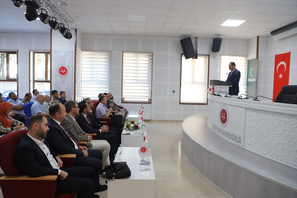 Yeşilay ile Diyanet İşleri Başkanlığının işbirliğinde Denizli Dini Yüksek İhtisas Merkezi'nde...