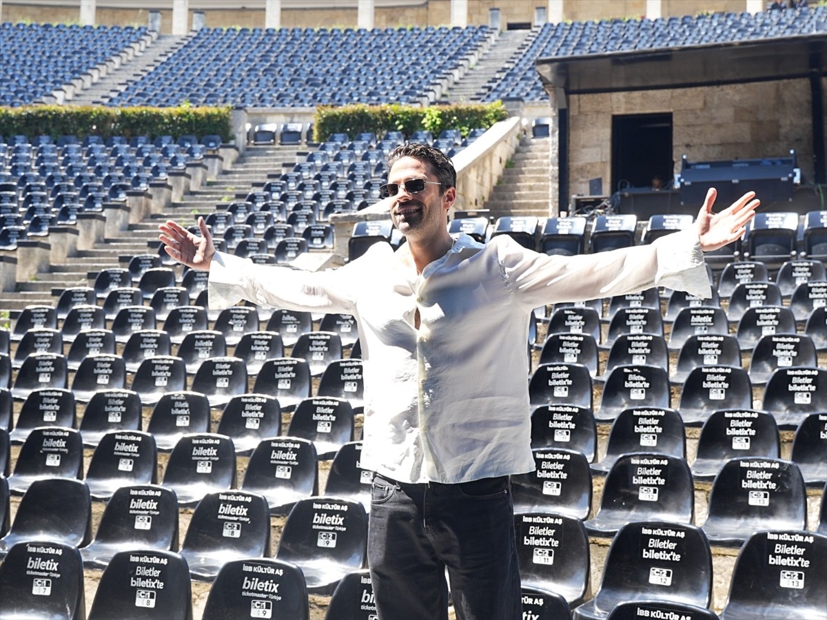  Yunanistan'ın önde gelen sanatçılarından Konstantinos Argiros'un İstanbul konserinin biletleri...