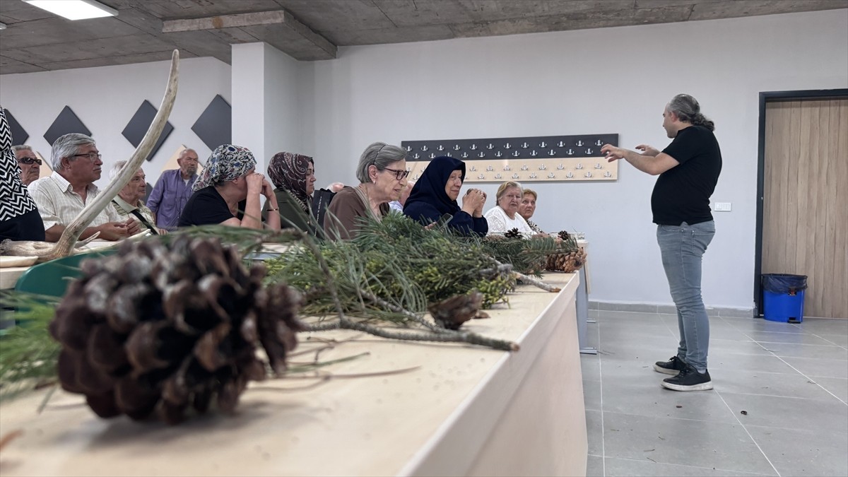 Zonguldak'ta hayata geçirilen "Tazelenme Üniversitesi" projesiyle 60 yaş üstü bireyler, üniversite...