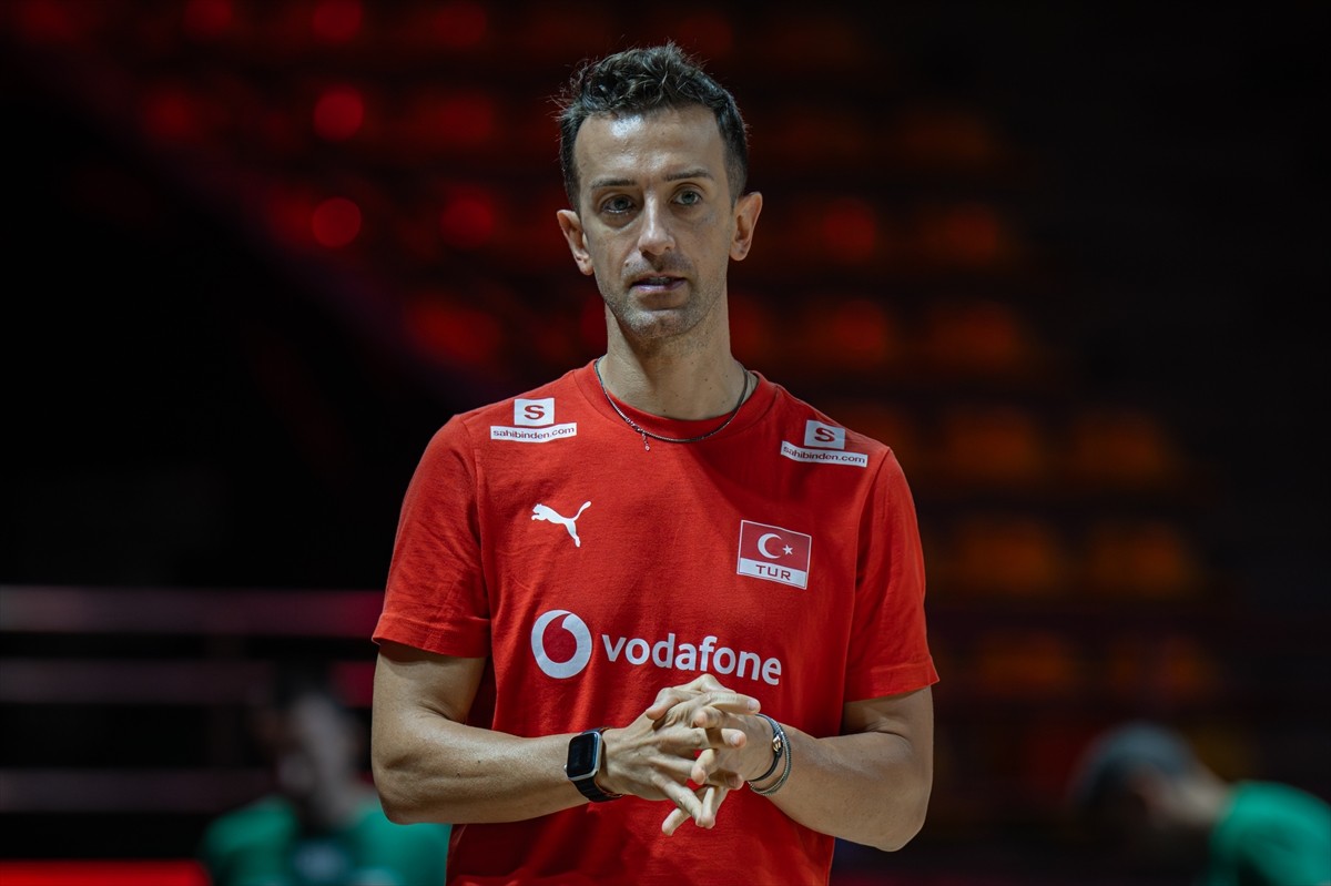 A Milli Kadın Voleybol Takımı, Tayland'da düzenlenecek Dünya Şampiyonası'nın hazırlıklarına devam...