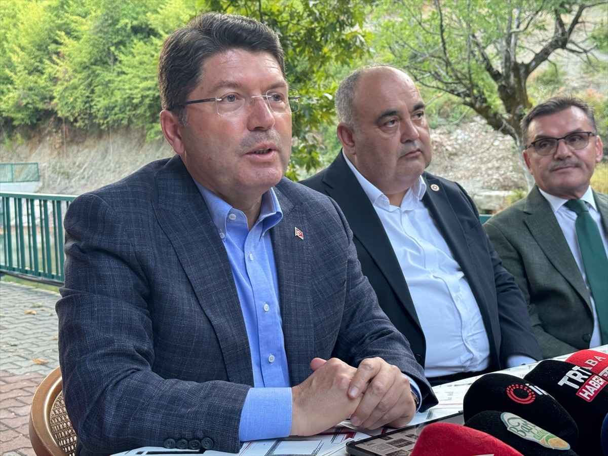 Adalet Bakanı Yılmaz Tunç, Bakan Tunç, Bartın'ın Ulus ilçesi Ulukaya köyü Ulukaya Şelalesi...