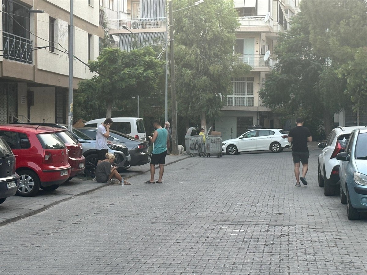 AFAD, saat 19.53'te merkez üssü Balıkesir'in Sındırgı ilçesi olan 6,1 büyüklüğünde deprem meydana...