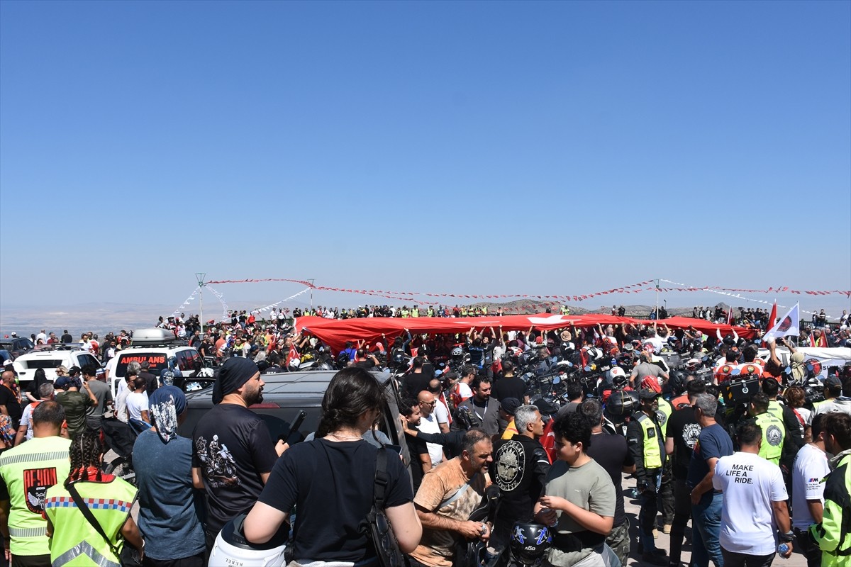 Afyonkarahisar'da Büyük Taarruz'un 103. yıl dönümünde "süvarinin izinden" etkinliği için bir araya...