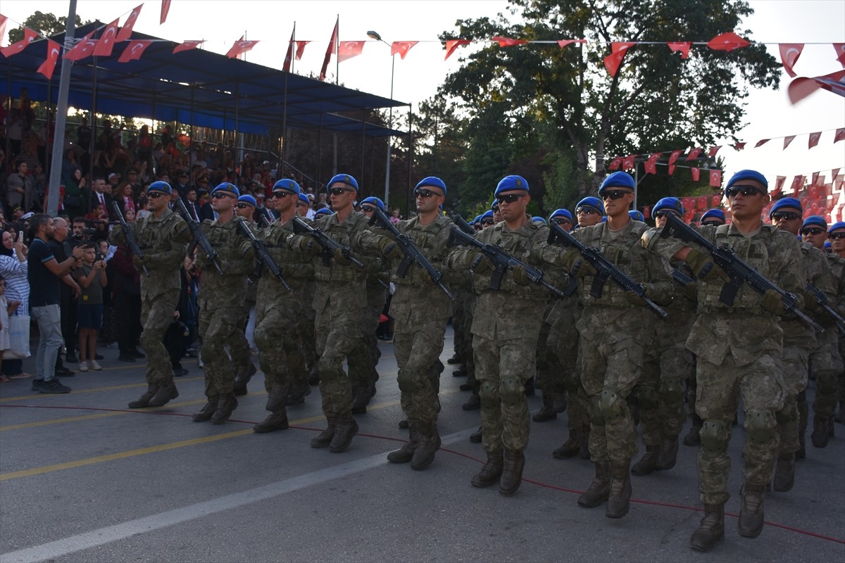 Afyonkarahisar'ın düşman işgalinden kurtuluşunun 103. yıl dönümü törenle kutlandı. Program...