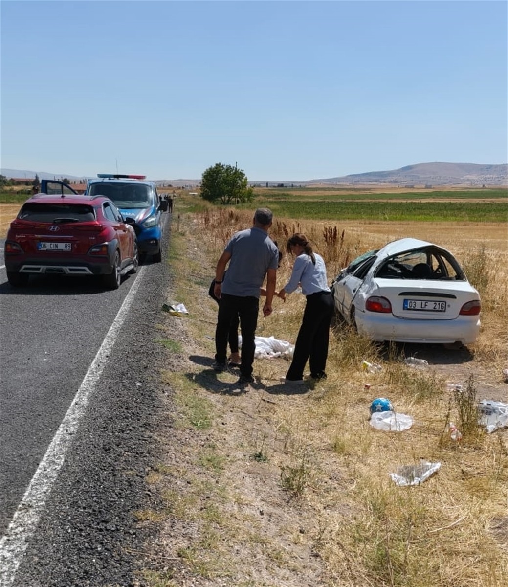 Afyonkarahisar'ın Sandıklı ilçesinde otomobilin takla atması sonucu 4 kişi yaralandı. İhbar...