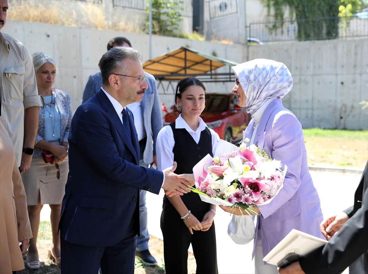 Aile ve Sosyal Hizmetler Bakanı Mahinur Özdemir Göktaş, Eskişehir Mehmet Ali Çelik Konferans...