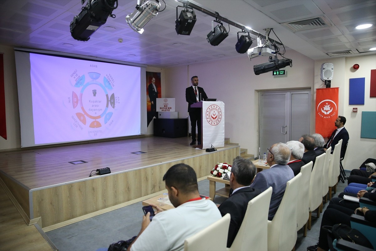 Aile ve Sosyal Hizmetler Bakanlığınca yaşlıların yaşam kalitesini artırmak, sorunlarına çözüm...