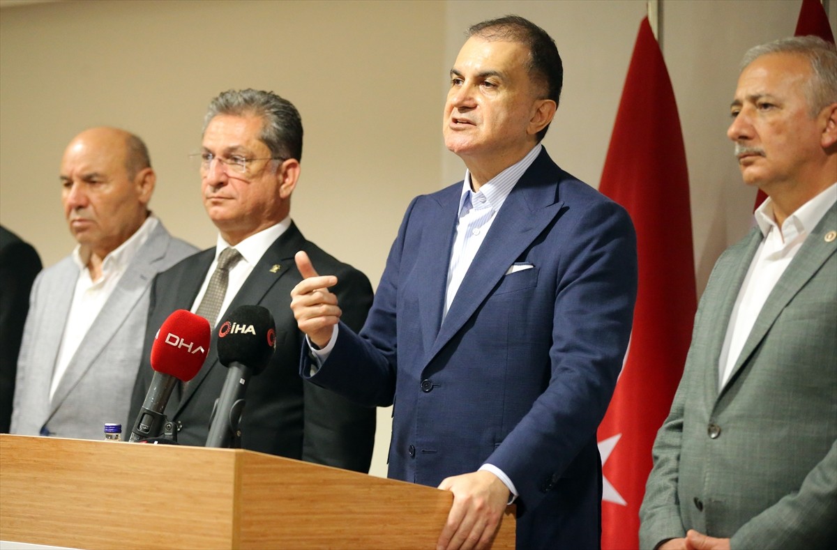 AK Parti genel Başkan yardımcısı ve Parti Sözcüsü Ömer Çelik, basına kapalı gerçekleşen AK PArti...