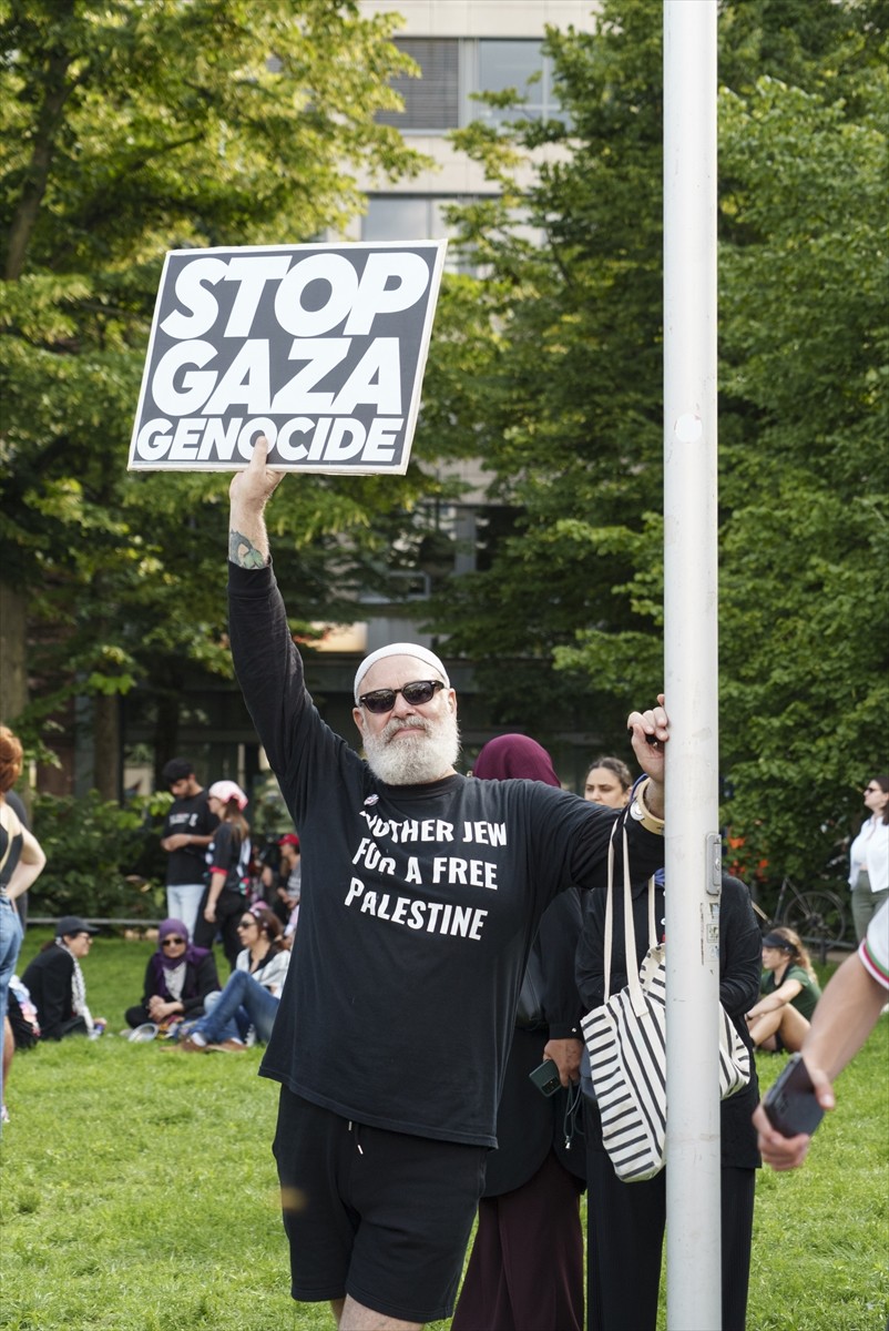 Almanya’nın başkenti Berlin'de polis, Filistin'e destek eylemine sert müdahale ederek çok sayıda...