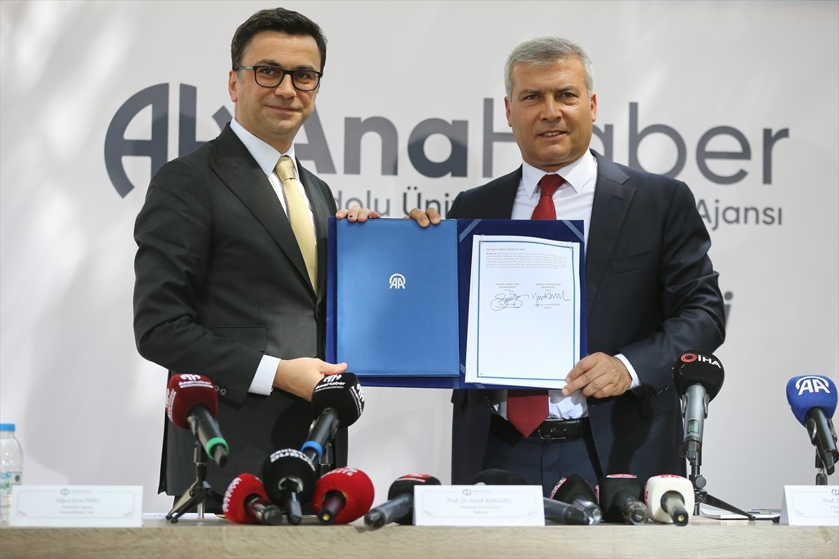 Anadolu Ajansı (AA) ile Anadolu Üniversitesi arasında "AnaHaber" işbirliği protokolü, düzenlenen...