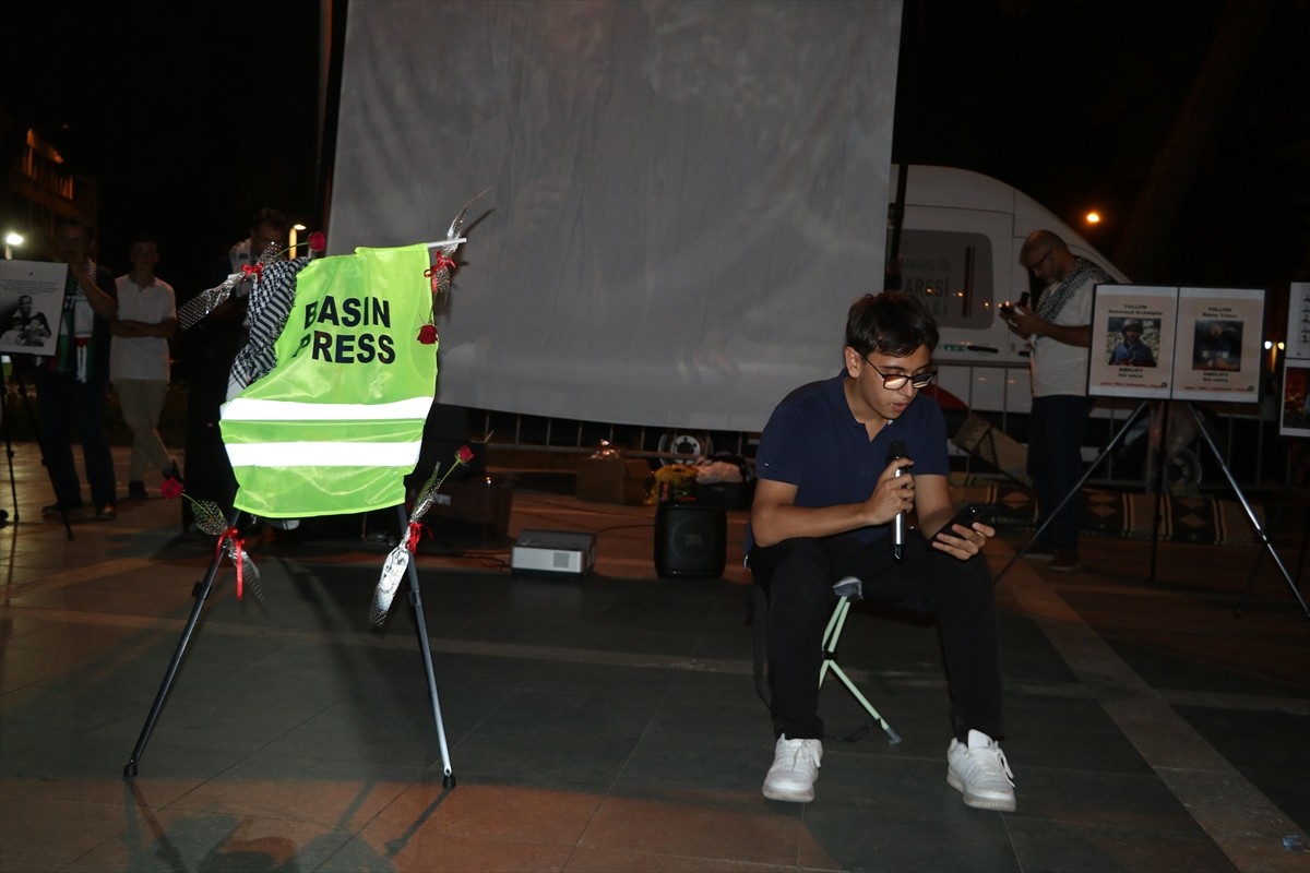 Antalya'nın Alanya ilçesinde, İsrail'in Gazze'de gazetecileri öldürmesine tepki gösterildi. Alanya...