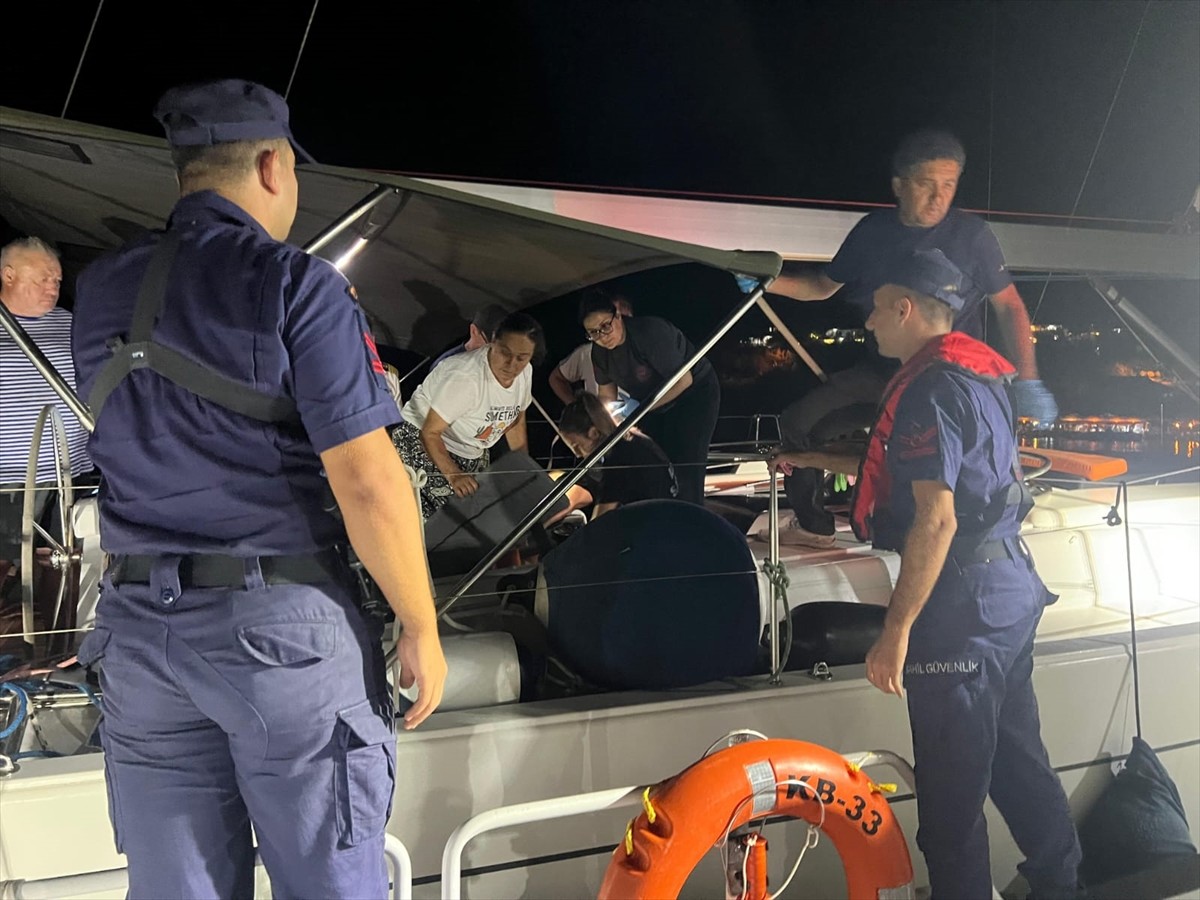 Antalya'nın Demre ilçesi açıklarından yelkenli teknede başından yaralanan Moldova uyruklu turiste...