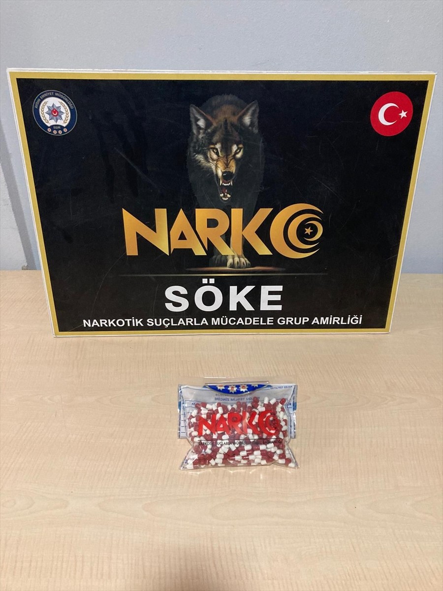 Aydın'ın Söke ilçesinde, üzerlerinde uyuşturucu ele geçirilen 2 şüpheli tutuklandı. Ekipler...