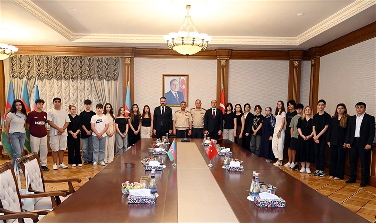 Azerbaycan Savunma Bakanı Zakir Hasanov, Azerbaycan devletinin şehit aileleri ve gazilerin...