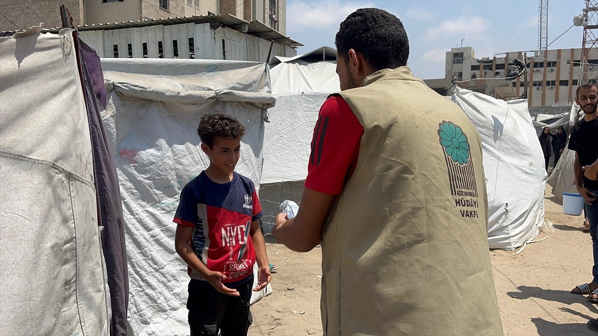 Aziz Mahmud Hüdayi Vakfı, Gazze'de İsrail'in saldırılarına başladığı 7 Ekim 2023'ten bu yana 300...