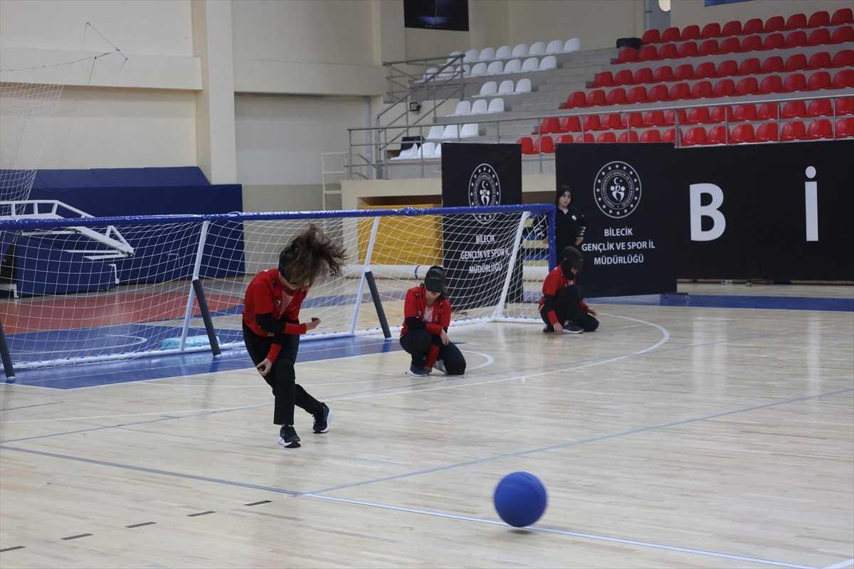 Bilecik'te düzenlenen Golbol Kadınlar 2. Lig terfi müsabakaları sona erdi. Adana Görme Engelliler...