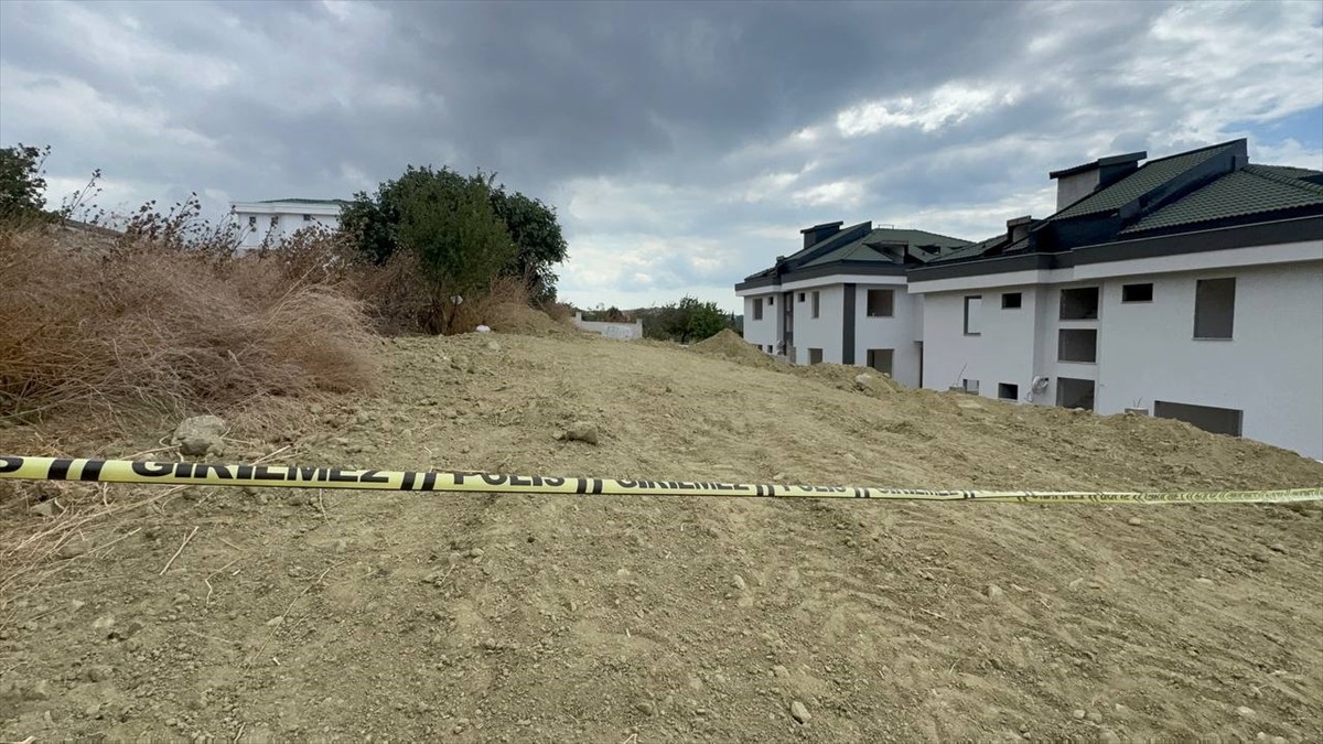 Büyükçekmece'de bir villa inşaatında yabancı uyruklu olduğu belirlenen erkek cesedi bulundu....