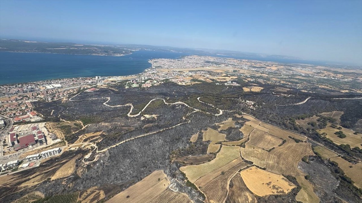 Çanakkale merkez ve Bayramiç ilçesinde çıkan ve büyük ölçüde kontrol altına alınan yangından...