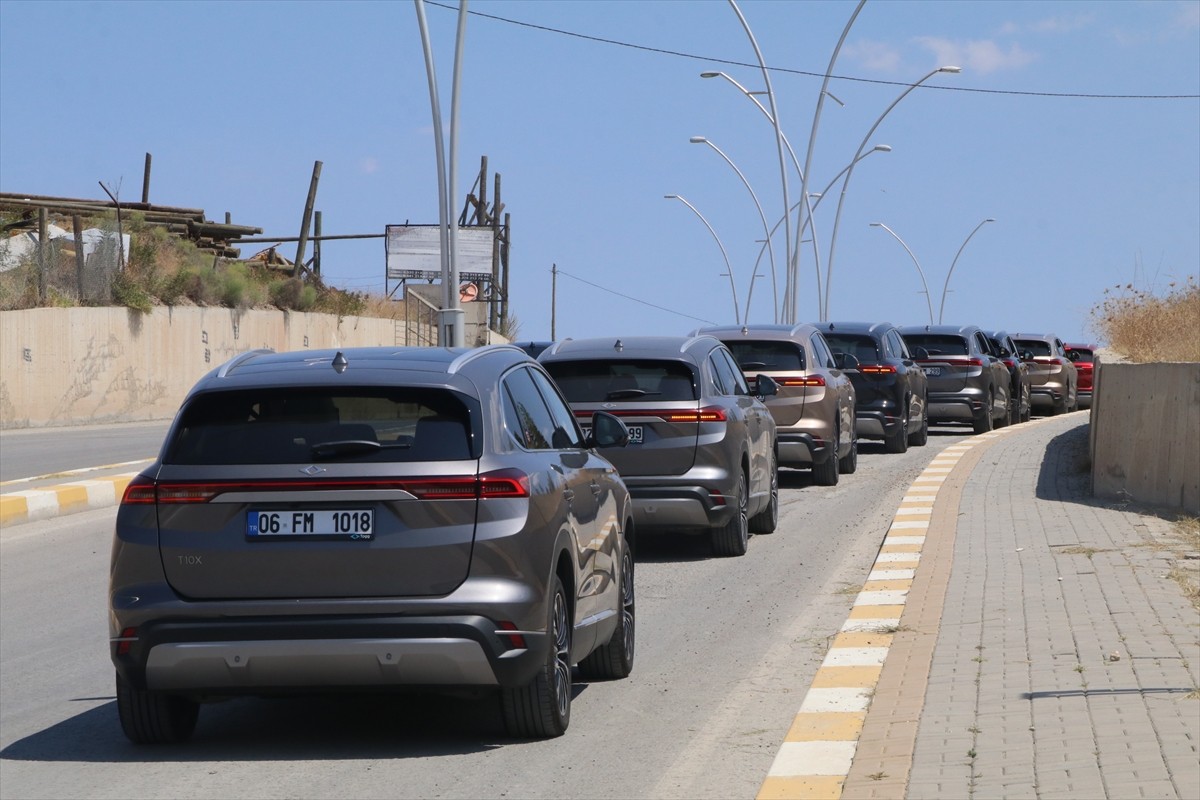  Çankırı Belediyesi ve TOGG Team Türkiye işbirliğiyle Çankırı'da, Türkiye'nin en uzun Togg konvoyu...