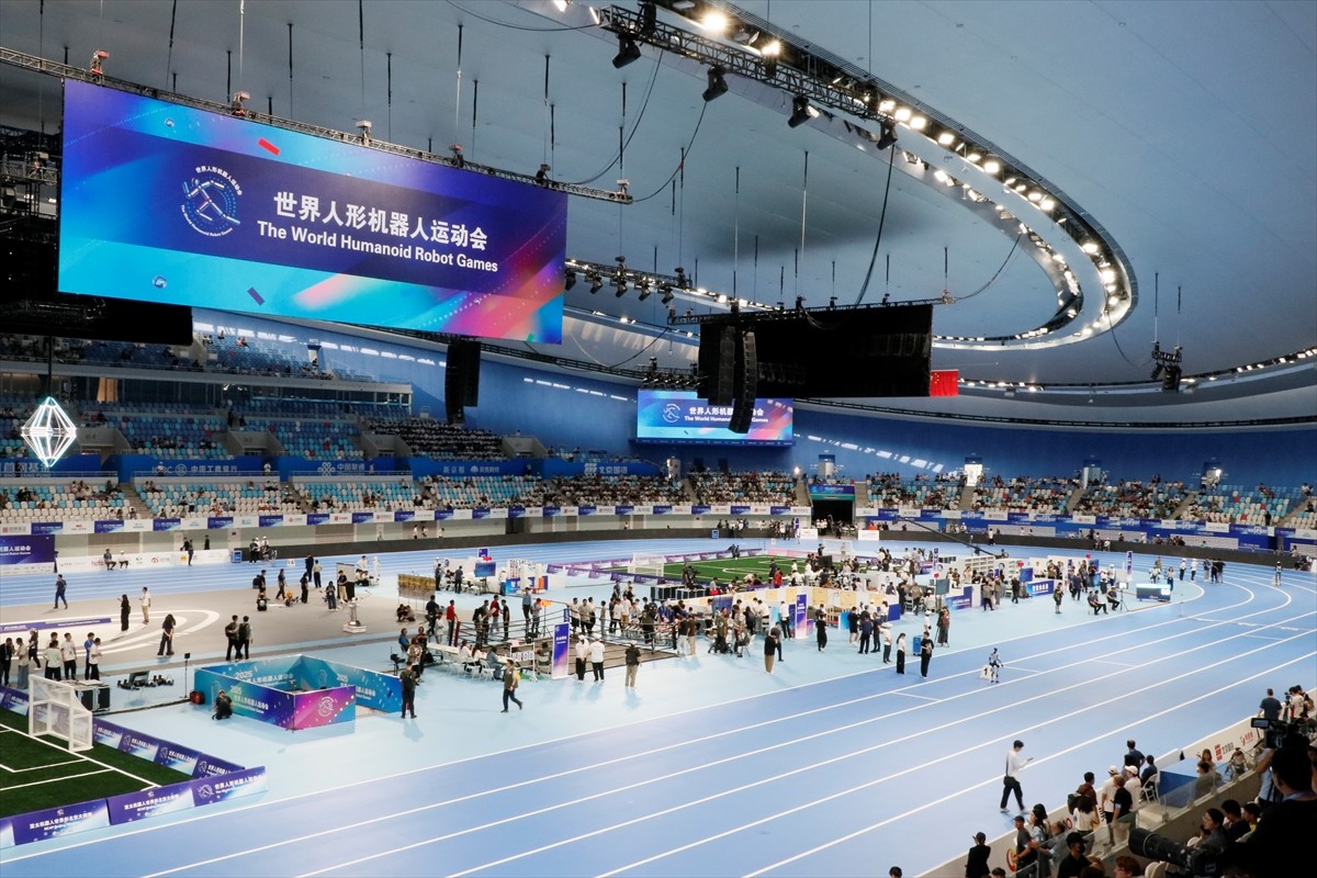 Çin'de insansı robotların çeşitli spor, performans ve uygulama alanlarında yarıştığı, dünyanın ilk...