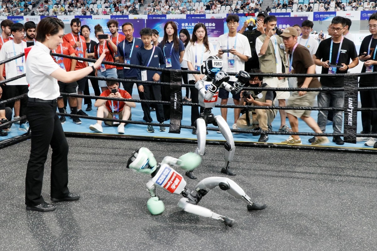 Çin'de insansı robotların spor, performans ve uygulama alanlarında yarıştığı, dünyanın ilk geniş...