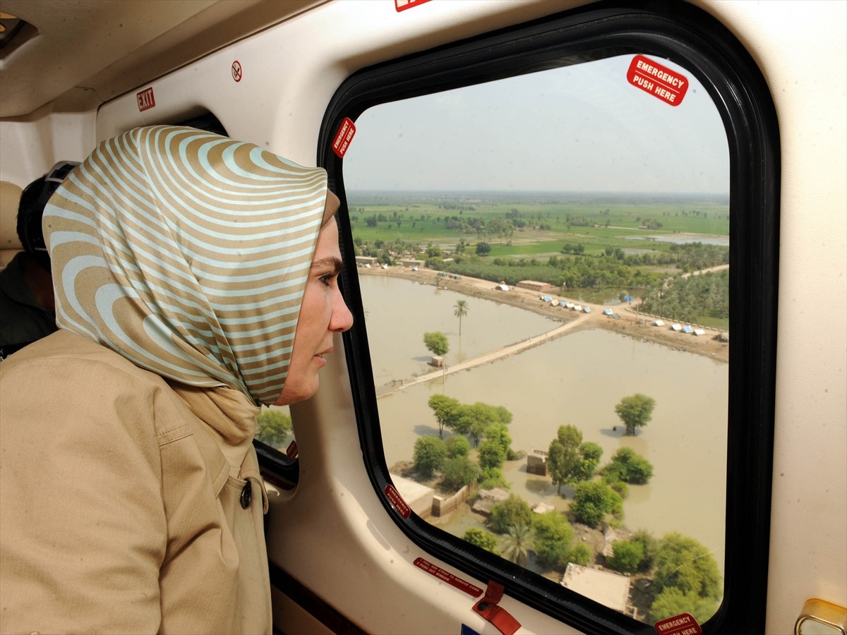 Cumhurbaşkanı Recep Tayyip Erdoğan'ın eşi Emine Erdoğan, sosyal medya hesabından yaptığı...