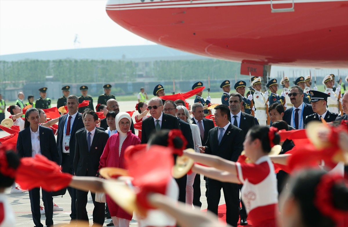 Cumhurbaşkanı Recep Tayyip Erdoğan (sol 4), Şanghay İşbirliği Örgütünün 25. Devlet Başkanları...