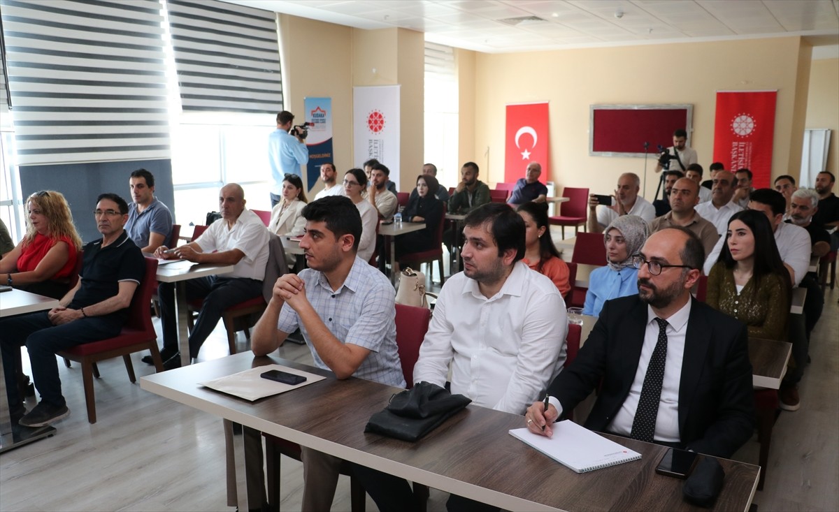 Cumhurbaşkanlığı İletişim Başkanlığı Erzurum Bölge Müdürlüğünce kentteki basın mensuplarına...