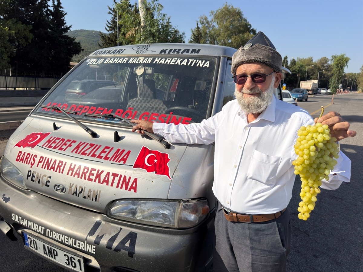 Denizli'de yaşayan 75 yaşındaki Muhammet Yılmaz, Ege Ordusu Komutanlığı'nda görev yapan askerlere...