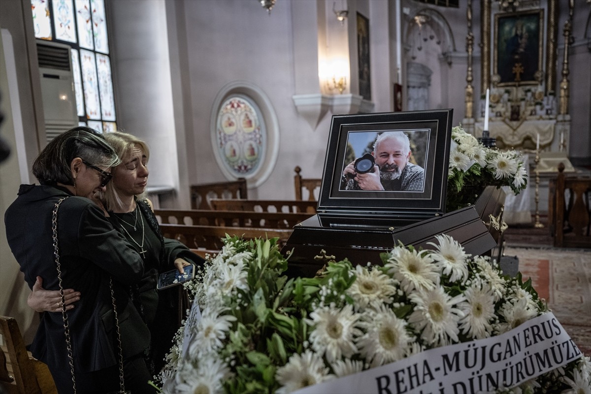 Dünya Fotoğrafçılık Günü 19 Ağustos'ta 79 yaşındayken vefat eden foto muhabiri Garbis Loris...