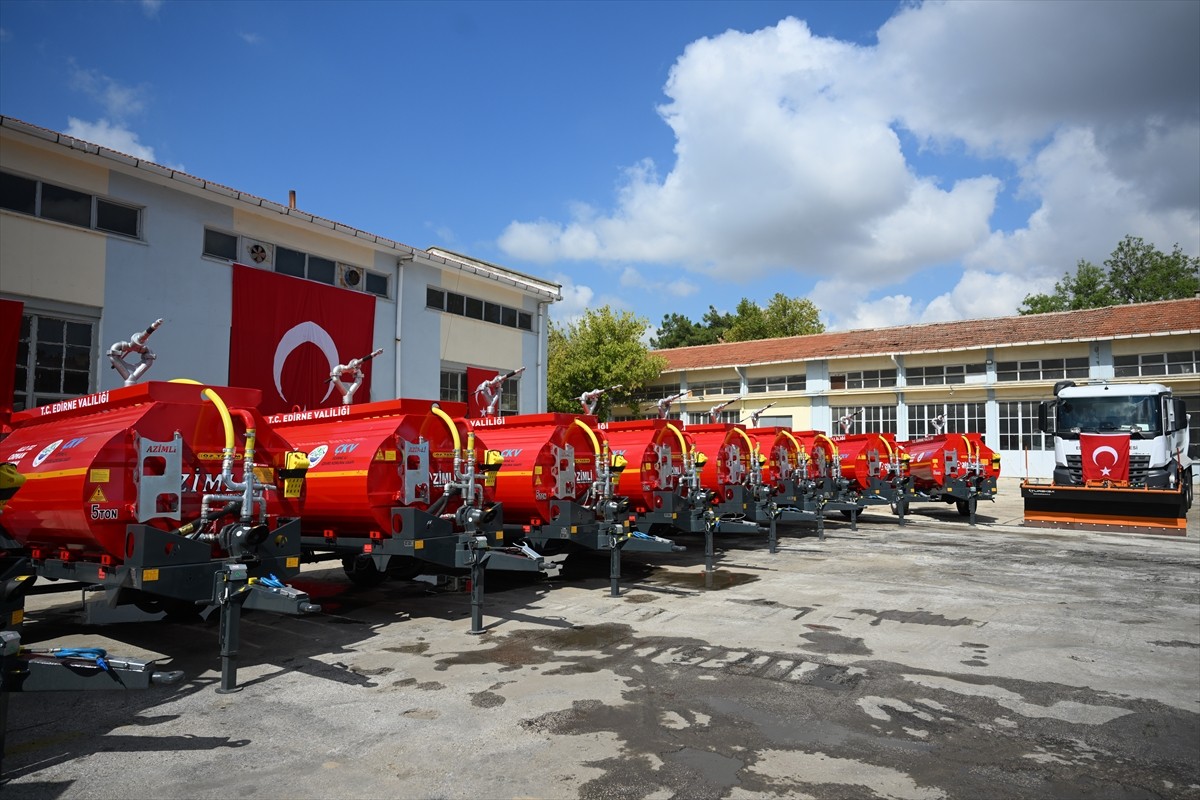 Edirne'de, İl Özel İdaresi Yol ve Ulaşım Hizmetleri Müdürlüğünde düzenlenen Araç Lansman ve Yangın...