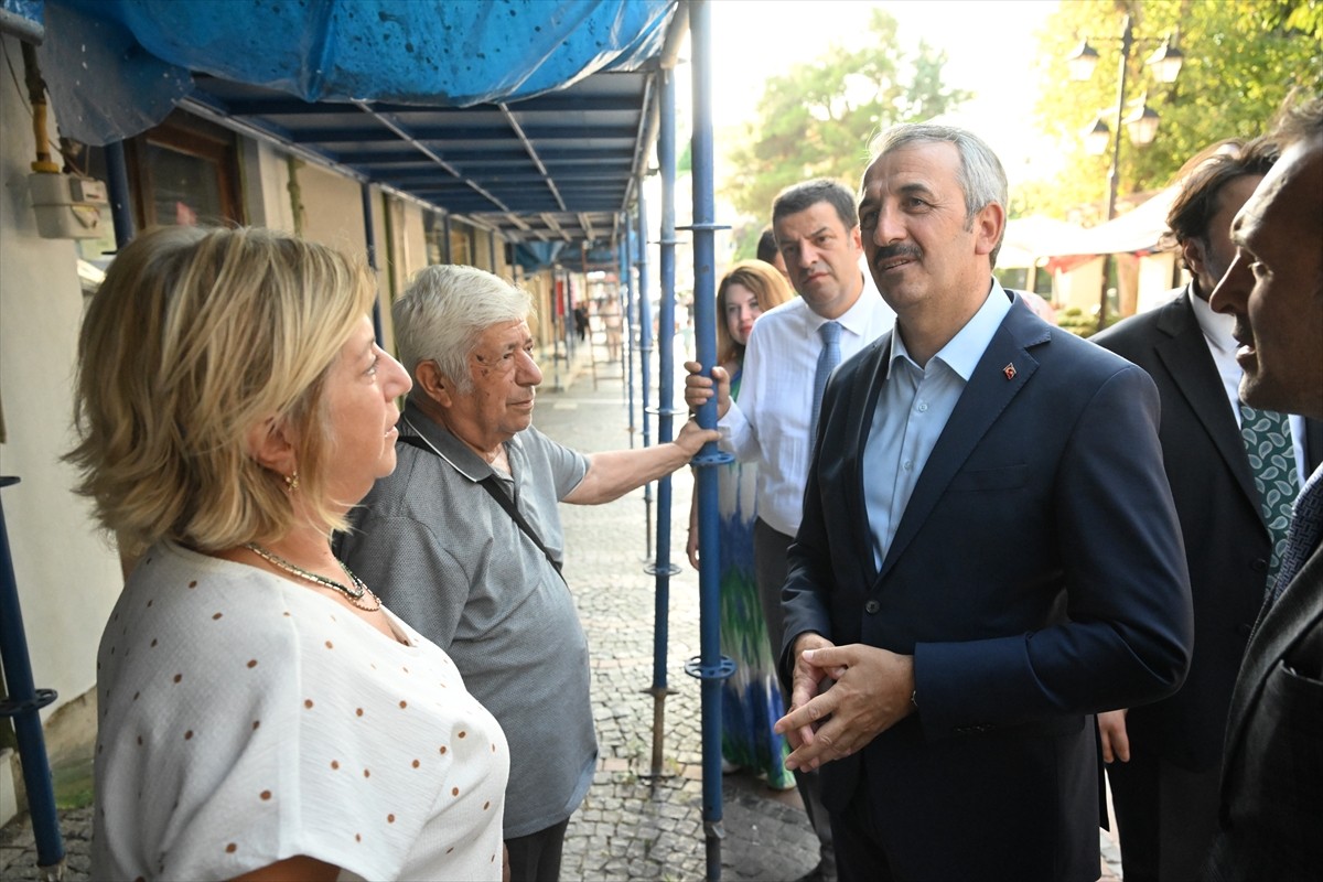 Edirne'de, kent merkezindeki tarihi dokuyu korumak amacıyla başlatılan sokak sağlıklaştırma...