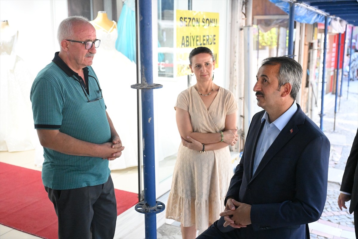 Edirne'de, kent merkezindeki tarihi dokuyu korumak amacıyla başlatılan sokak sağlıklaştırma...